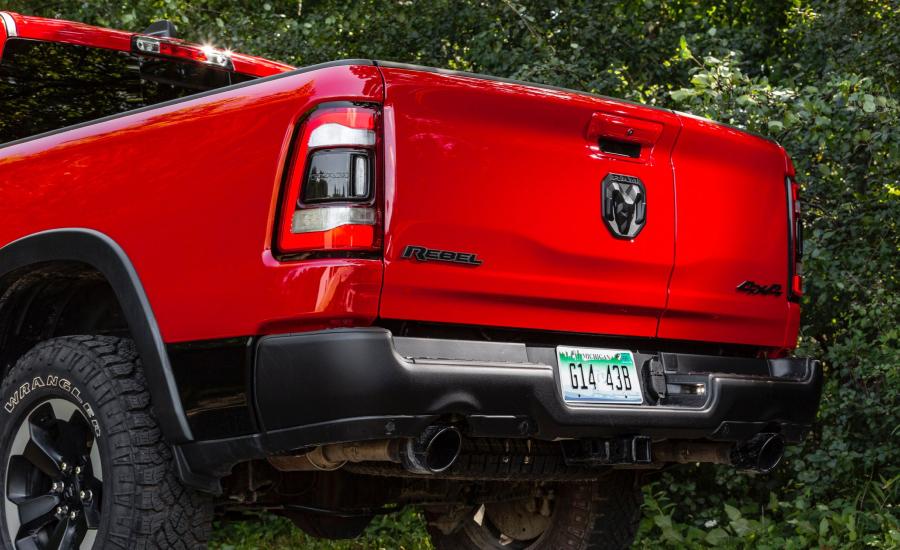 Логотип Ram 1500 Rebel Crew Cab EcoDiesel (DT) 2019 года  (фото 28 из 43)
